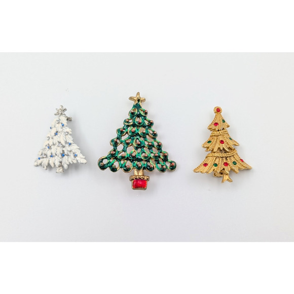 7 Christmas Tree Brooch Lot Rhinestones Garland Multi Color Enamel Holiday VTG - Picture 3 of 9